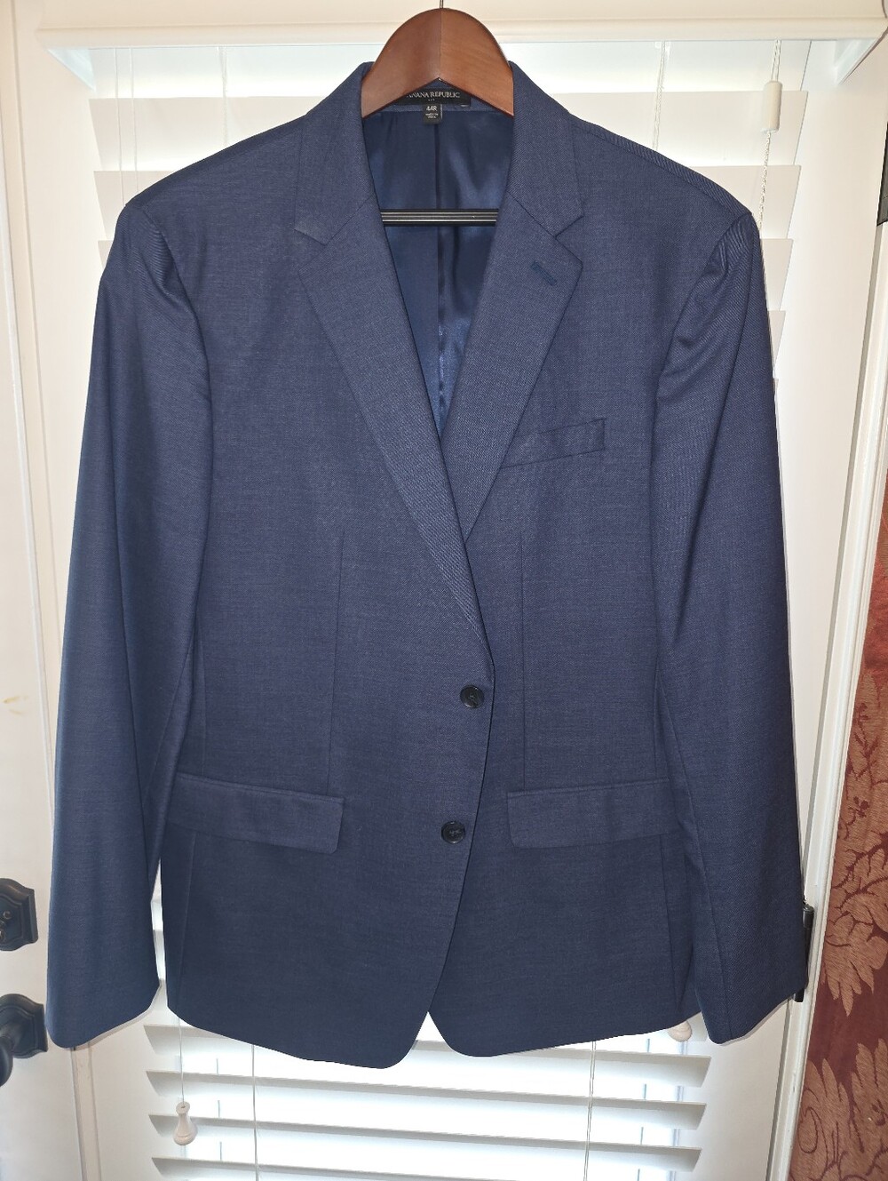 NWOT Banana Republic Slim Fit Wrinkle-Resistant Sharkskin Blazer Blue 44R NEW
